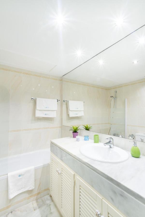 Marbella Banus Suites - Golden Beach Marbella Suite Екстериор снимка